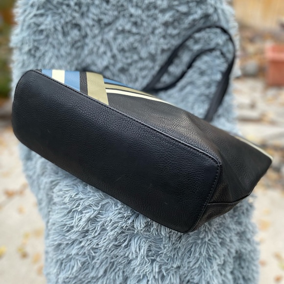 Kate Landry Tote Bag Purse Large Faux Leather Navy Blue Asymmetrical Pattern NEW - Picture 4 of 8